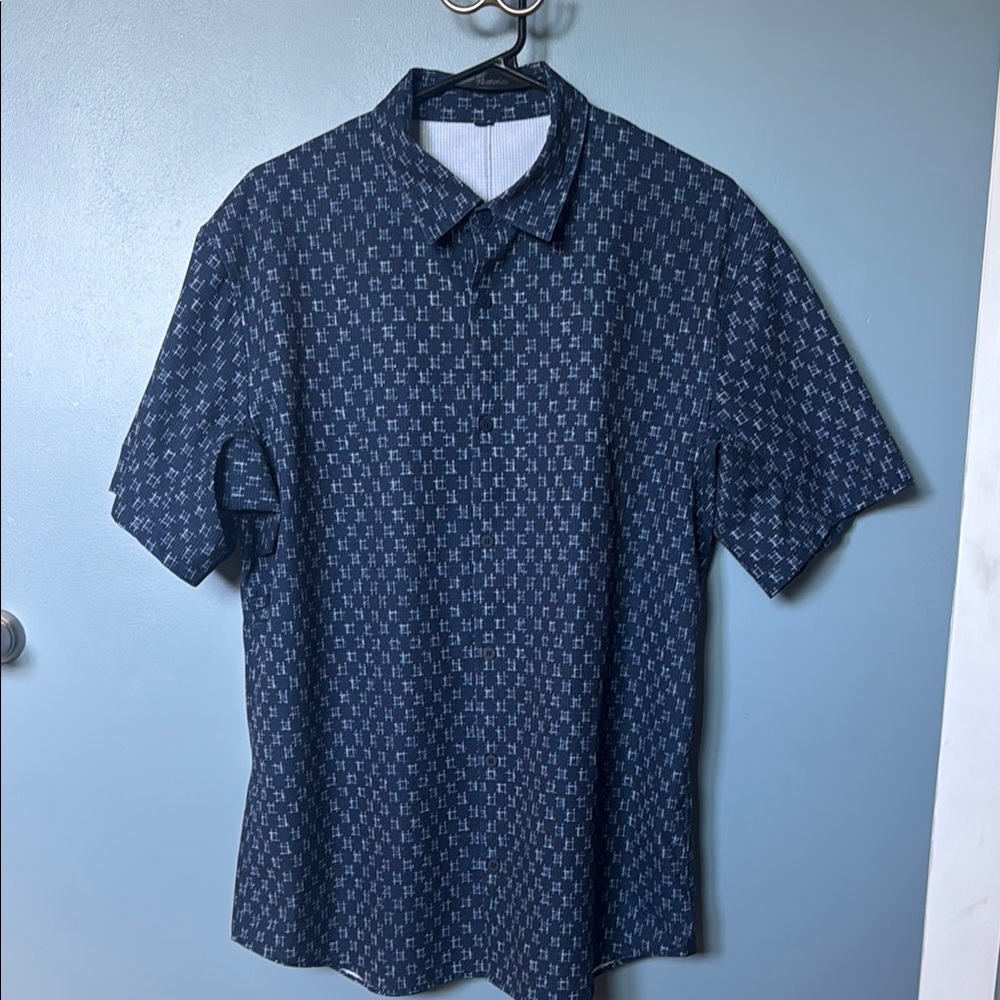 Lululemon Men's Navy Patterned Shirt
